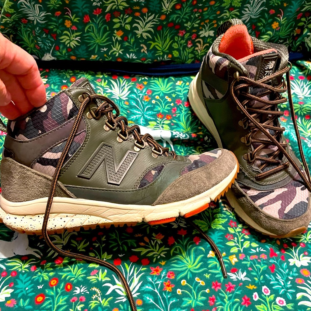 Women’s New Balance high tops